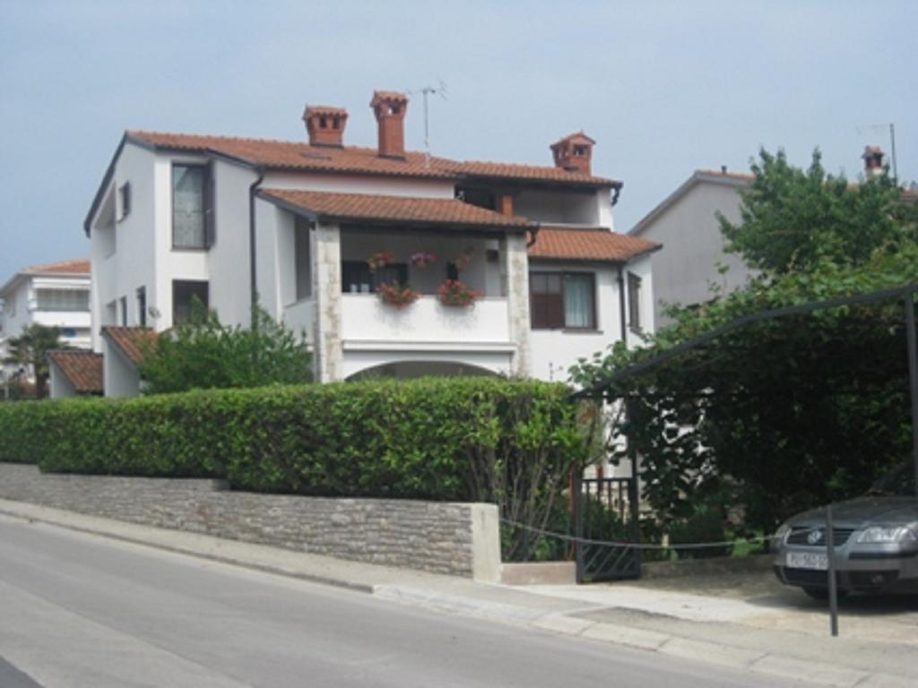 Nena Apartment Pula